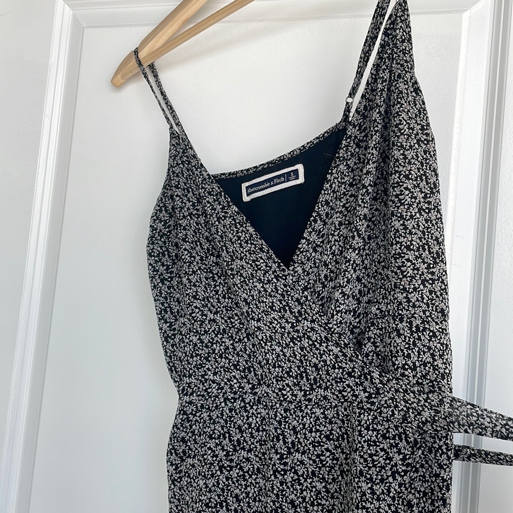 Abercrombie wrap dress sz small